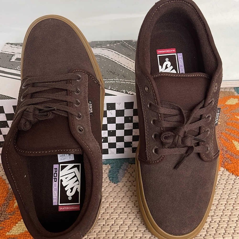 Vans Men’s Skate Chukka Low
Dark Brown/Gum
VN0A4BX4BF3
Sneakers - Picture 13 of 16